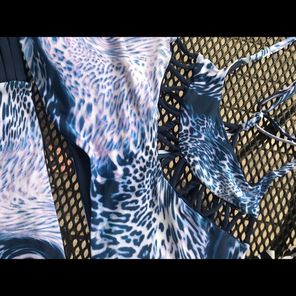 Bikini set - Picture 2 of 2